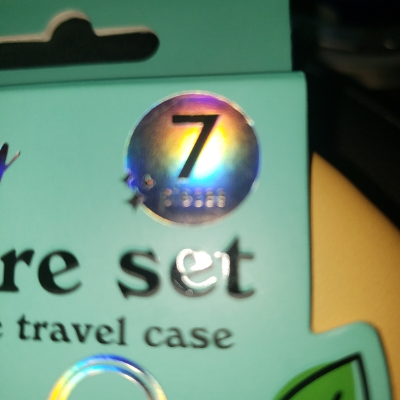 7 Piece Travel Manicure set in Peachy Travel Case NWOT - Picture 2 of 3